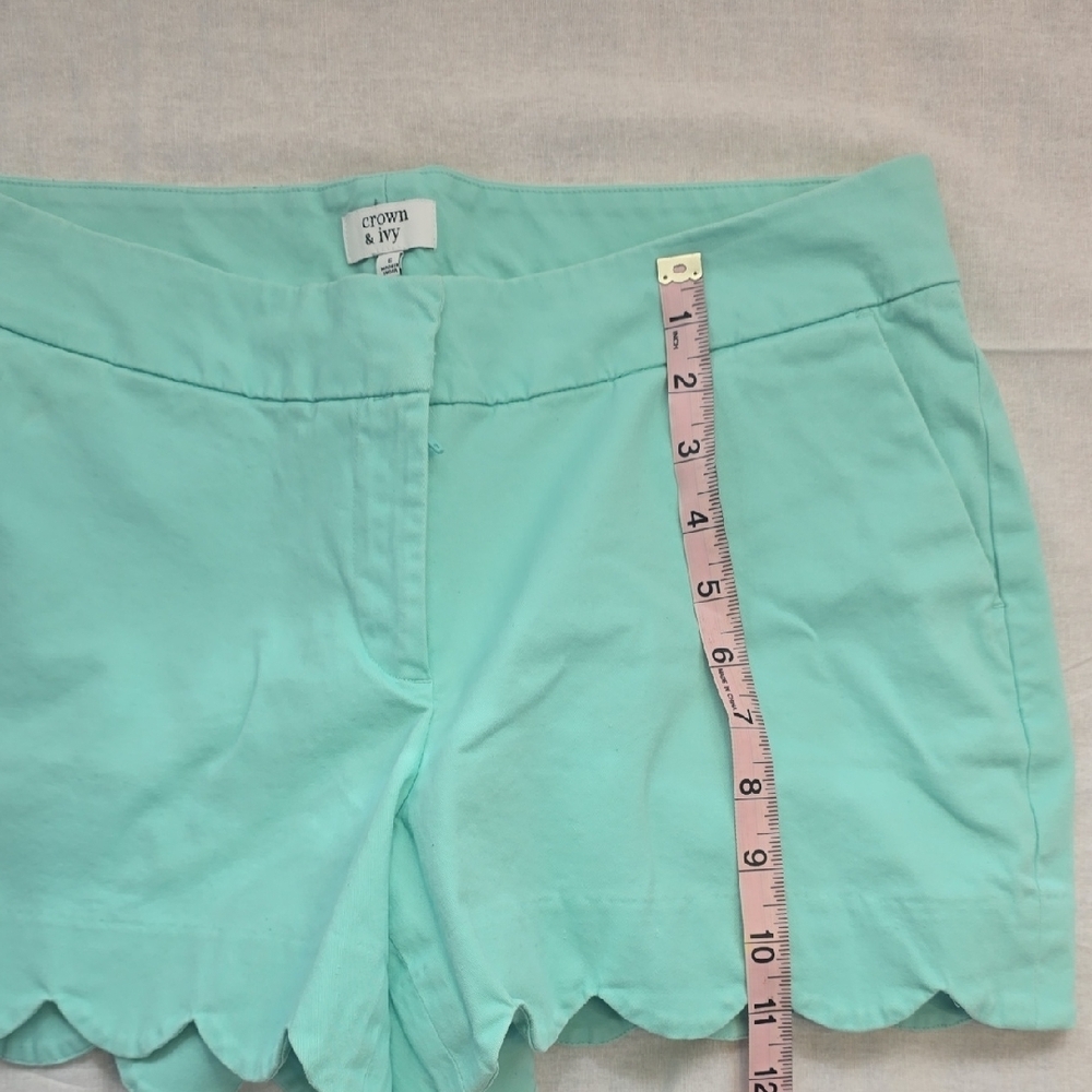 Crown & Ivy Light Green Scalloped Hem Shorts‎ - Picture 5 of 5